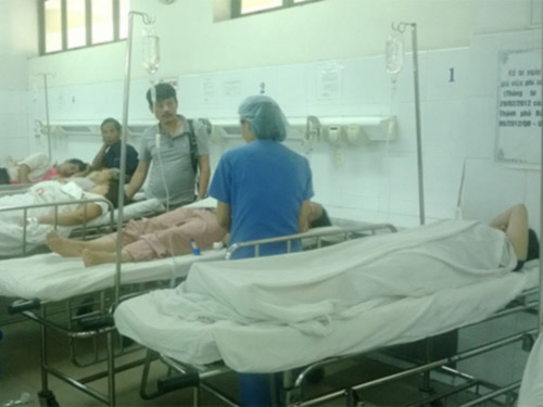 Du khách nhập viện sau khi ăn mì Quảng, cơm gà - 1