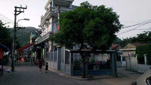 Quảng Ninh: Lại sụt lún, di dời 17 hộ dân - 6