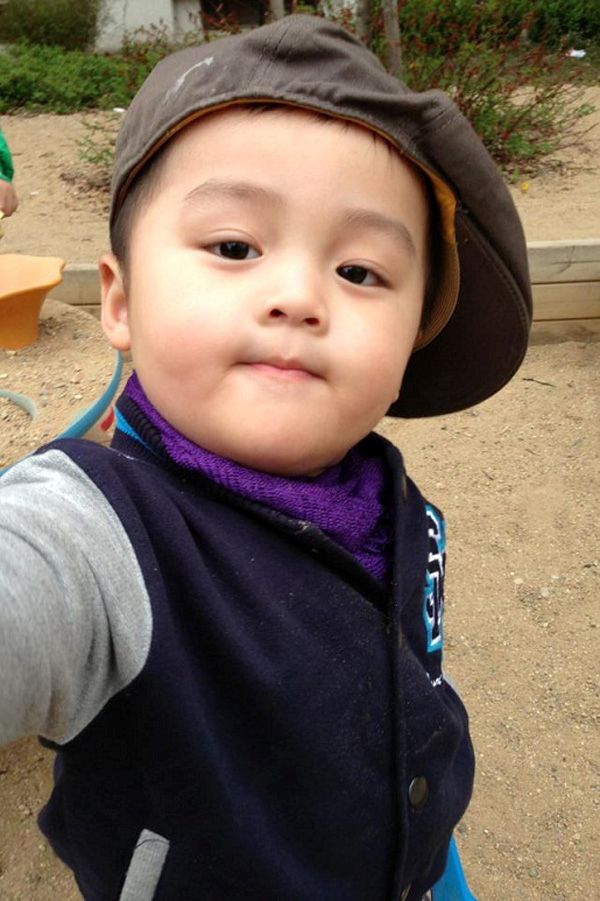 Các nhóc tì khiến dân mạng phát sốt - 4