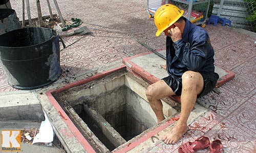 Cận cảnh nỗi cơ cực của CN thoát nước - 10