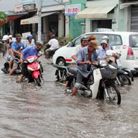 Tin tức trong ngày - Lương GĐ thoát nước gấp 20 lần Chủ tịch TP