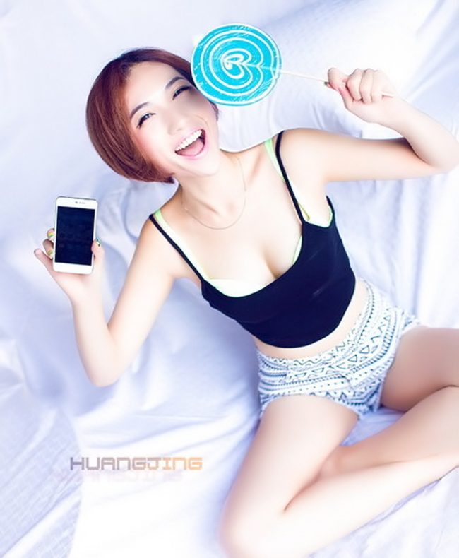 Hotgirl lưu lại sắc xuân cùng smartphone

Mỹ nữ xinh như mộng cùng headphone

Người đẹp "tự sướng" cùng smartphone

Màn lột đồ siêu nóng bên smartphone
