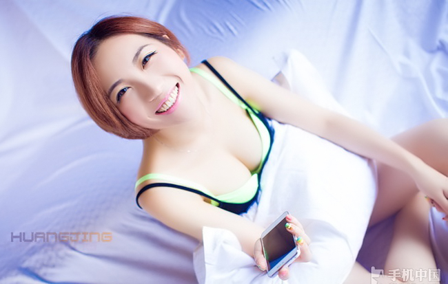 Hotgirl lưu lại sắc xuân cùng smartphone

Mỹ nữ xinh như mộng cùng headphone

Người đẹp "tự sướng" cùng smartphone

Màn lột đồ siêu nóng bên smartphone
