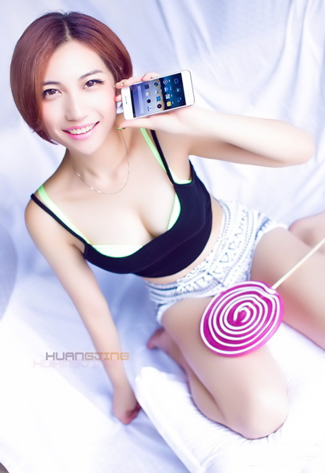 Hotgirl lưu lại sắc xuân cùng smartphone

Mỹ nữ xinh như mộng cùng headphone

Người đẹp "tự sướng" cùng smartphone

Màn lột đồ siêu nóng bên smartphone
