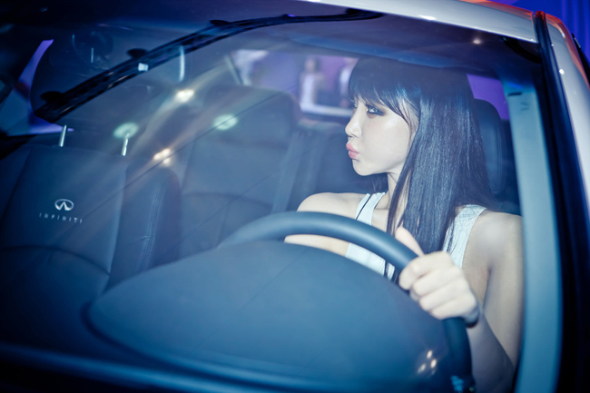 Thân hình siêu 'nóng' hạ gục BMW

Hot girl Sài Gòn siêu nóng bên xế độ

Diễm My 9x 'lột bỏ xiêm y' bên xế sang

Mỹ nữ Hàn tế nhị khoe vòng 1 bên Porsche (P1)
