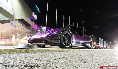 Hamilton khoe siêu xe khủng Pagani Zonda - 2