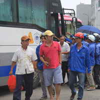 Tin tức trong ngày - Hà Nội: Thu “tô” xe ôm ở Bến xe Giáp Bát