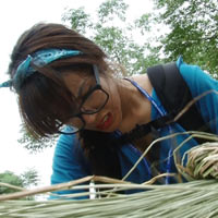 Sao ngoại-sao nội - Thu Hiền-Diệp Lâm Anh nhọc nhằn chở cói