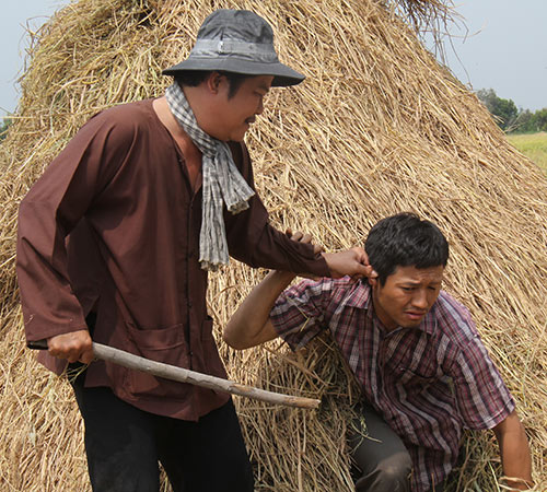 Quý Bình nhọc nhằn đi học “làm rể” - 6