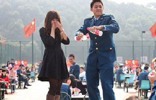 Những cách tìm vợ kỳ quặc nhất - 4