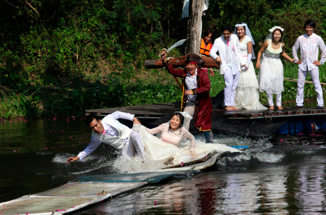 Đám cưới trên mặt nước
