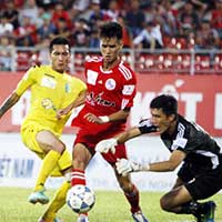 Bóng đá - HN T&T – V.HP: Rượt đuổi ngoạn mục