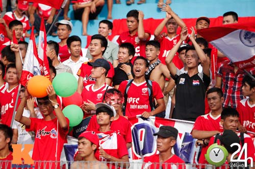 HN T&T "vỡ òa" cùng Cúp VĐ V-League 2013 - 6