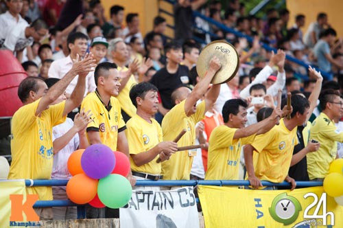 HN T&T "vỡ òa" cùng Cúp VĐ V-League 2013 - 4