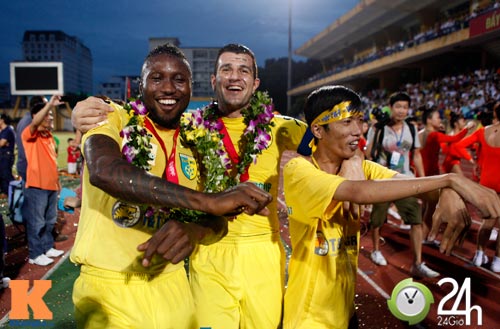 Hạnh phúc bình dị của cầu thủ Hà Nội.T&T - 11