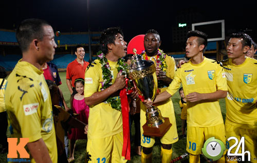 Hạnh phúc bình dị của cầu thủ Hà Nội.T&T - 7