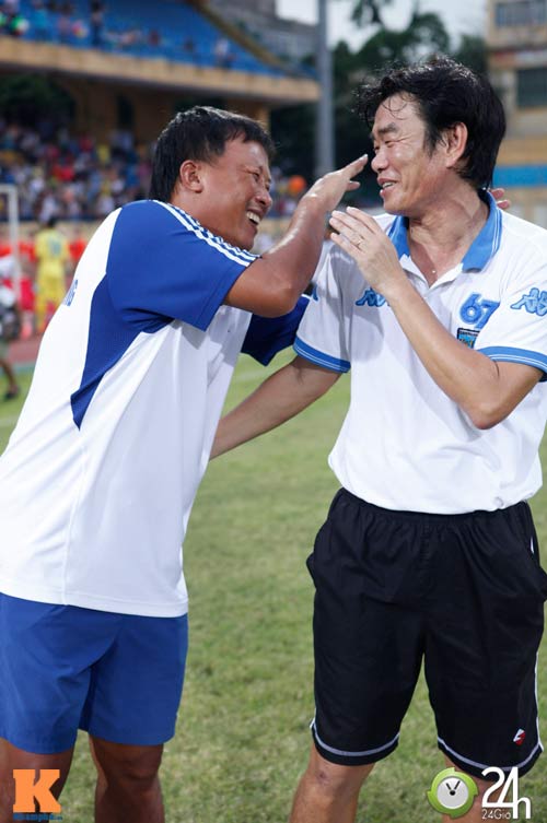 Hạnh phúc bình dị của cầu thủ Hà Nội.T&T - 7