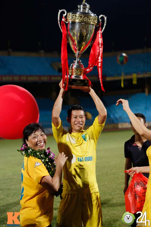 Hạnh phúc bình dị của cầu thủ Hà Nội.T&T - 5