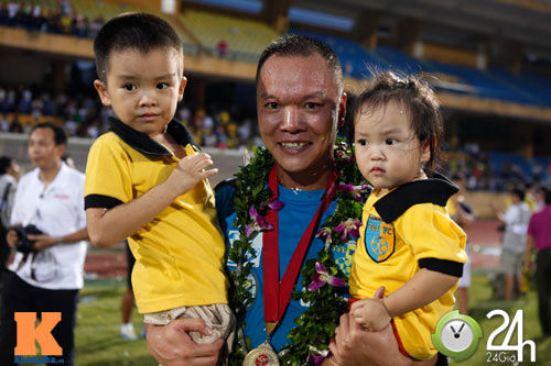 Hạnh phúc bình dị của cầu thủ Hà Nội.T&T - 4