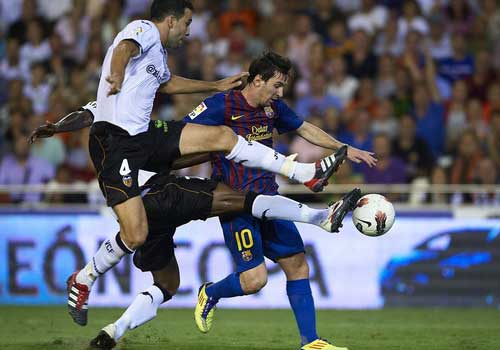 Valencia – Barca: Đại phá “Động Dơi” - 1