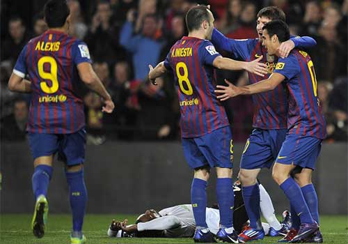 Valencia – Barca: Đại phá “Động Dơi” - 2