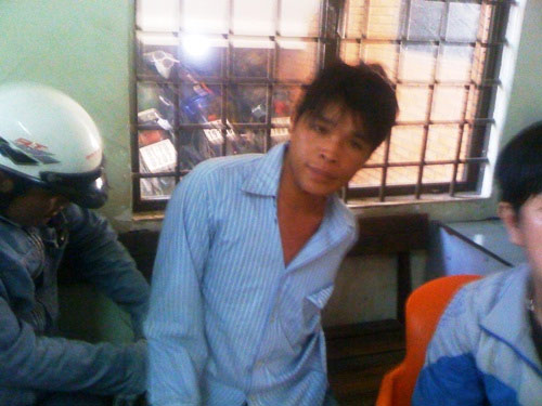 “Hiệp sĩ” bỏ cơm bắt tên cướp giữa trưa - 1