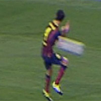 Bóng đá - Video: Barca thoát bị thổi penalty