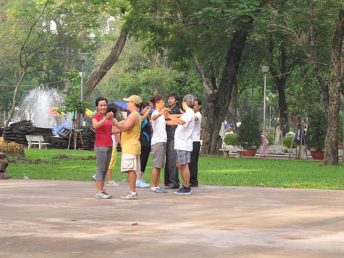 Khiêu vũ công viên: Ích lợi từ những điệu nhảy - 1