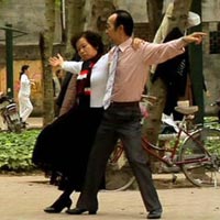 Thể thao - Khiêu vũ công viên: Ích lợi từ những điệu nhảy