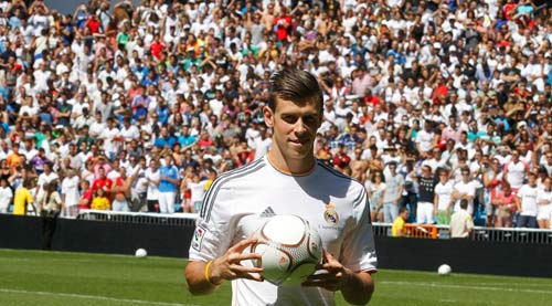 "Bom tấn" Bale chính thức ra mắt Real - 1