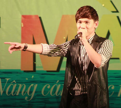 Võ Trọng Phúc gây bất ngờ khi hát tiếng Việt - 11