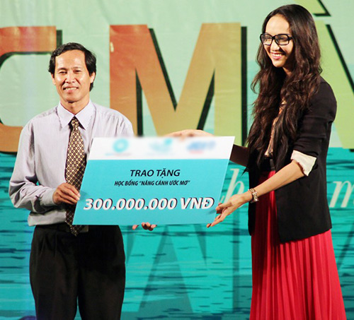 Võ Trọng Phúc gây bất ngờ khi hát tiếng Việt - 5