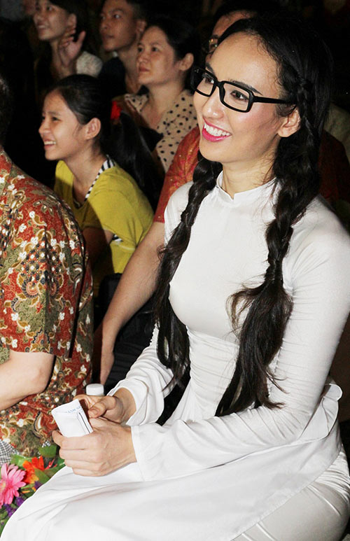 Võ Trọng Phúc gây bất ngờ khi hát tiếng Việt - 7