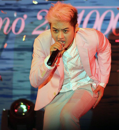 Võ Trọng Phúc gây bất ngờ khi hát tiếng Việt - 9