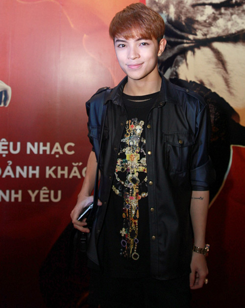 Hứa Vỹ Văn chăm chút “người tình tin đồn” - 19