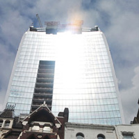 Tin tức trong ngày - Anh: Tòa nhà "nung chảy" cả xe hơi