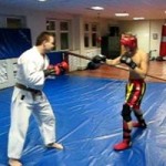 Thể thao - Sự khác biệt giữa Karate và Muay Thai