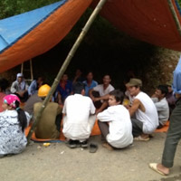 Tin tức trong ngày - Chôn thuốc trừ sâu: Dân quyết bám hiện trường