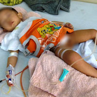 Sức khỏe đời sống - Bác sĩ Mỹ sẽ mổ cho bé bị cắt nhầm bàng quang