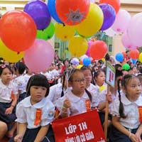 Tin tức trong ngày - Nổ bóng bay ngày khai giảng, 3 người vào viện