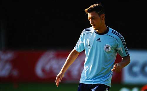 Đức – Áo: Chờ cơn mưa bom - 2