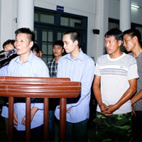 Pháp luật - Chống cưỡng chế, 17 người dân lĩnh án