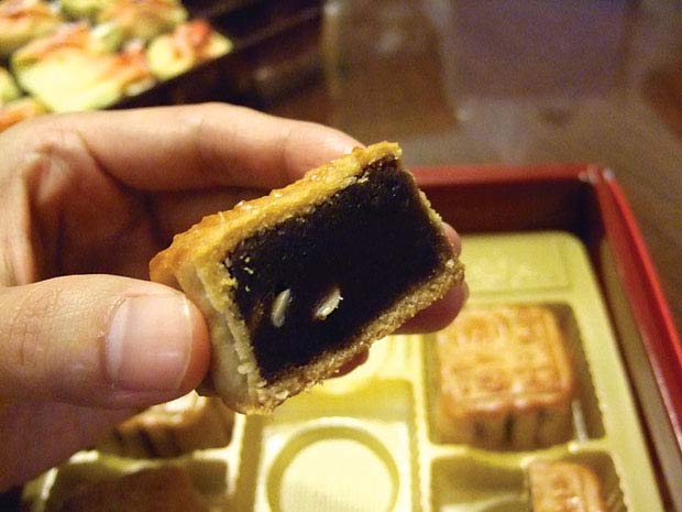 Bánh trung thu “ngập” giữa tin đồn - 1