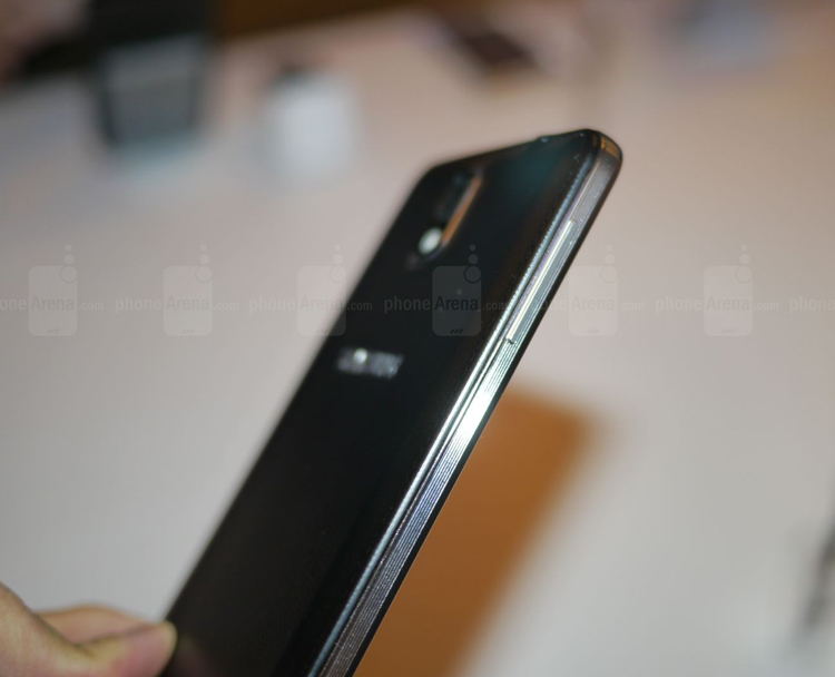 Galaxy Note 3 được trang bị một cấu hình rất mạnh với chip xử lý lõi tứ Snapdragon 800 MSM8974 2.3 GHz của Qualcomm.
