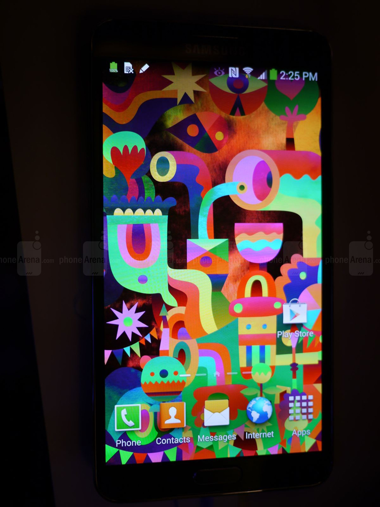 Note 3 chạy hệ điều hành Android 4.3 Jelly Bean
