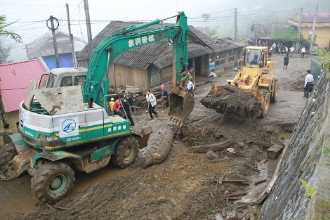 Lũ quét ở Sa pa: Phó Thủ tướng thăm dân bản - 2
