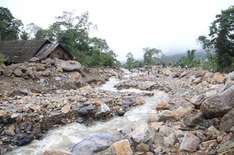 Lũ quét ở Sa pa: Phó Thủ tướng thăm dân bản - 6