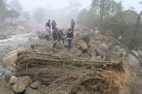 Lũ quét ở Sa pa: Phó Thủ tướng thăm dân bản - 8
