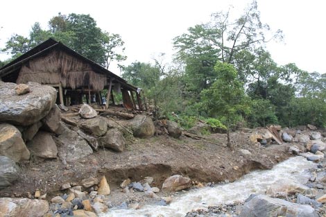 Lũ quét ở Sa pa: Phó Thủ tướng thăm dân bản - 9