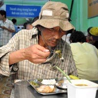 Tin tức trong ngày - Cơm 2000 đồng: Người sáng lập lên tiếng